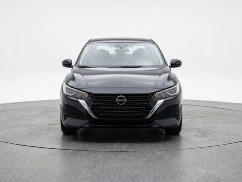Used 2025 Nissan Sentra SV FWD image 2