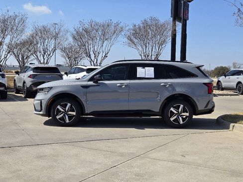 Certified 2023 Kia Sorento EX image 12