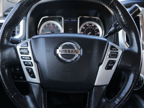 Used 2019 Nissan Titan PRO-4X w/ Pro-4x Convenience Package image 17