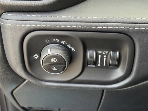 New 2026 RAM 2500 Limited AWD/4WD image 25