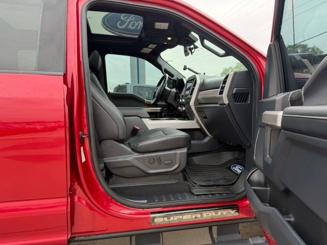 Used 2022 Ford F350 Lariat w/ Black Appearance Package AWD/4WD image 11