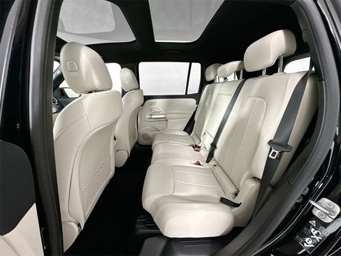 Certified 2025 Mercedes-Benz GLB 250 image 25