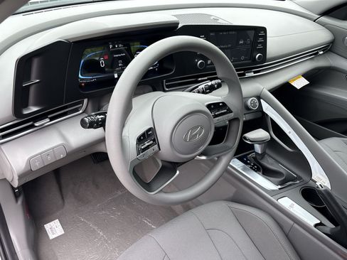 New 2026 Hyundai Elantra SE FWD image 16