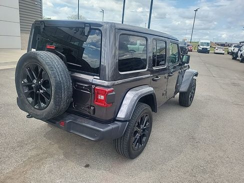 Used 2025 Jeep Wrangler Unlimited Sahara w/ Safety Group AWD/4WD image 3