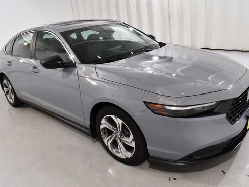 Used 2024 Honda Accord Sport image 5
