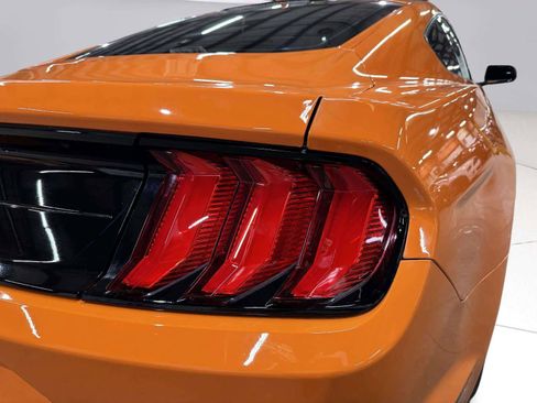Used 2020 Ford Mustang Coupe RWD image 14