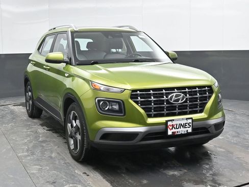 Used 2022 Hyundai Venue SEL image 5