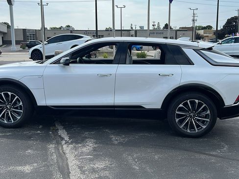 Used 2024 Cadillac Lyriq Sport image 7