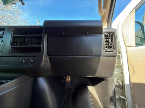 Used 2014 Chevrolet Express 1500 LT w/ LT Preferred Equipment Group image 4