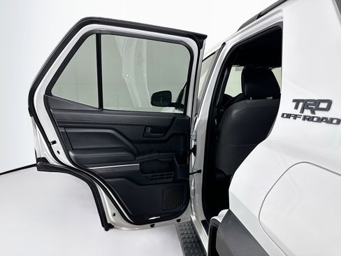 Used 2025 Toyota 4Runner TRD Off-Road image 25