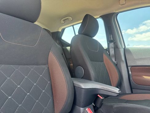Certified 2020 Nissan Kicks SR FWD image 28