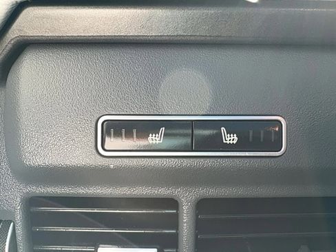 Used 2018 Land Rover Range Rover Evoque SE Premium image 14