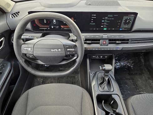 Used 2025 Kia K4 FWD image 18