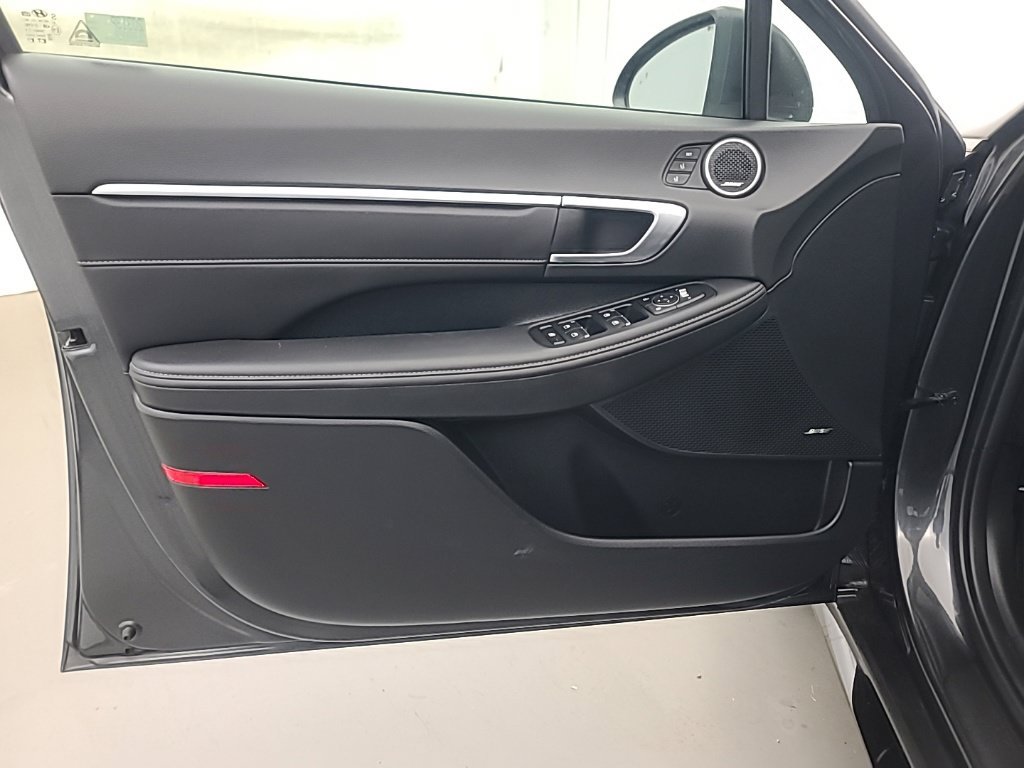 Used 2023 Hyundai Sonata Limited FWD image 21