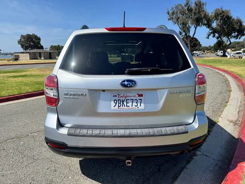 Used 2014 Subaru Forester 2.5i Premium w/ Popular Package #2 AWD/4WD image 4