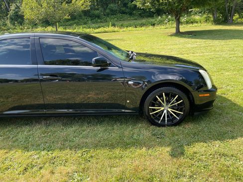 Used 2006 Cadillac STS V8 w/ Preferred Equipment Group RWD image 25