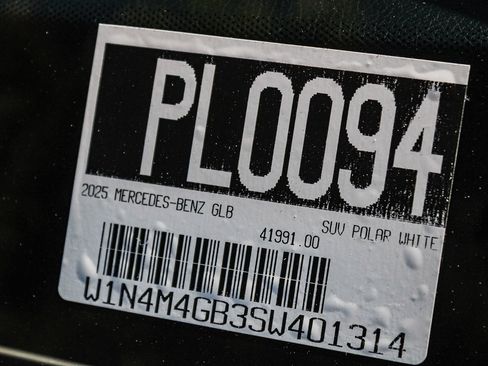 Certified 2025 Mercedes-Benz GLB 250 image 30