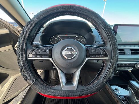 Used 2024 Nissan Altima 2.5 SR image 17