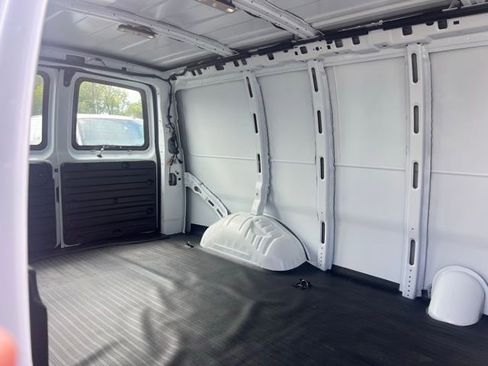 New 2025 Chevrolet Express 2500 image 10