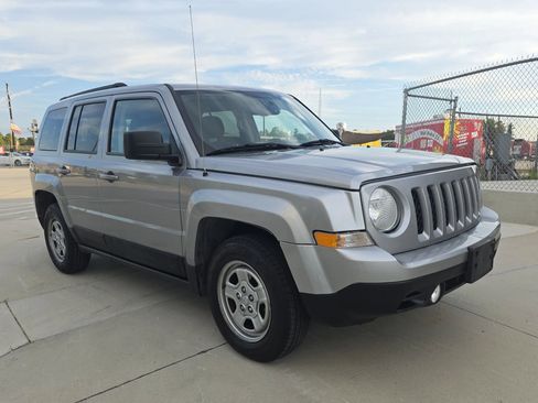 Used 2017 Jeep Patriot Sport w/ Power Value Group image 7