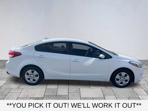 Used 2017 Kia Forte LX FWD image 8
