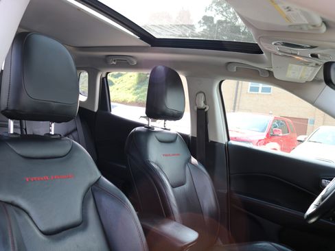 Used 2017 Jeep Compass Trailhawk w/ Leather Interior Group image 42