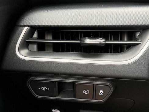 Used 2025 Kia K4 FWD image 19