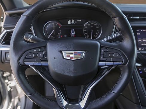 Certified 2025 Cadillac XT6 Premium Luxury image 12