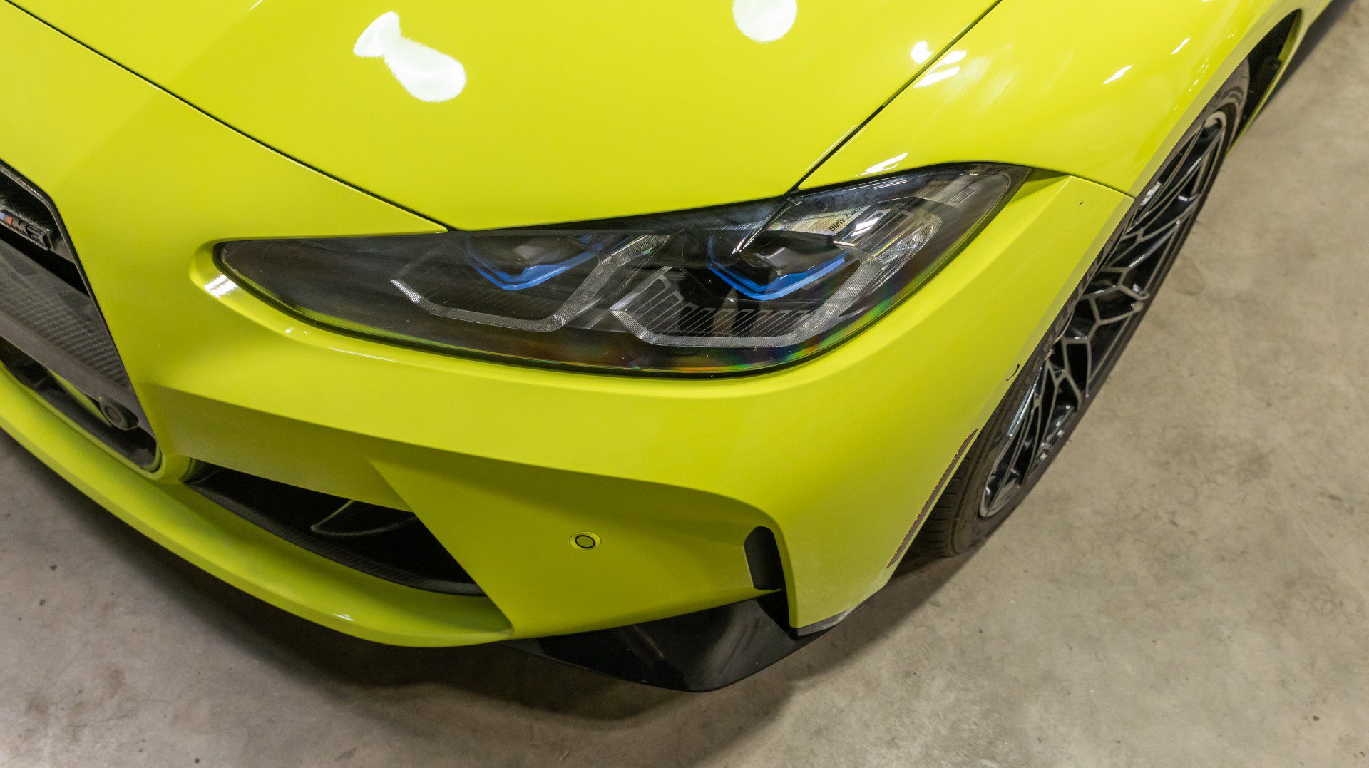 Used 2023 BMW M3 Competition w/ M Carbon Exterior Package AWD/4WD image 25