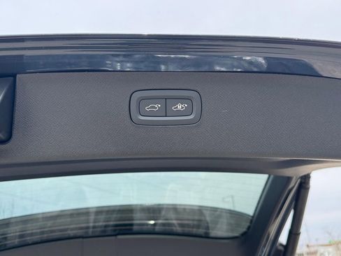 New 2026 Volvo XC90 T8 Plus w/ Protection Package Premier image 5