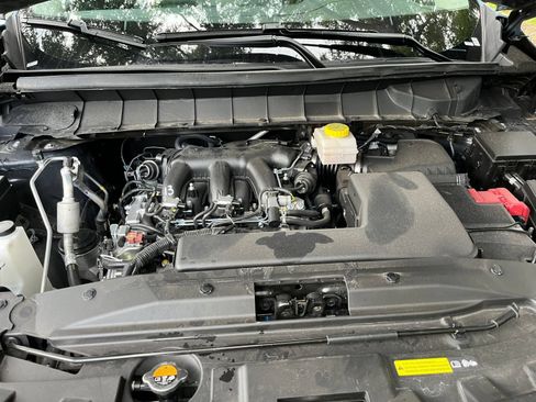Used 2026 Nissan Pathfinder SL FWD image 33