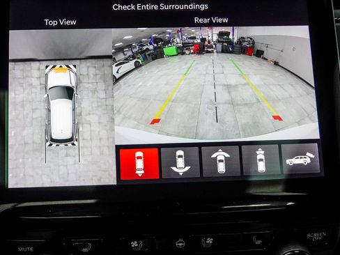 Used 2022 Jeep Grand Cherokee Limited 4xe w/ Luxury Tech Group II image 25