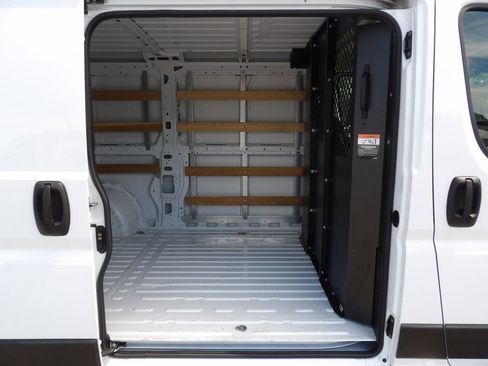 Used 2025 RAM ProMaster 2500 w/ U-Haul Equipment Group FWD image 26