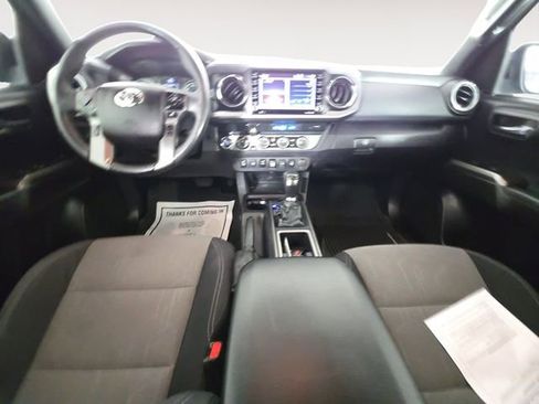 Used 2021 Toyota Tacoma TRD Off-Road w/ Technology Package image 10