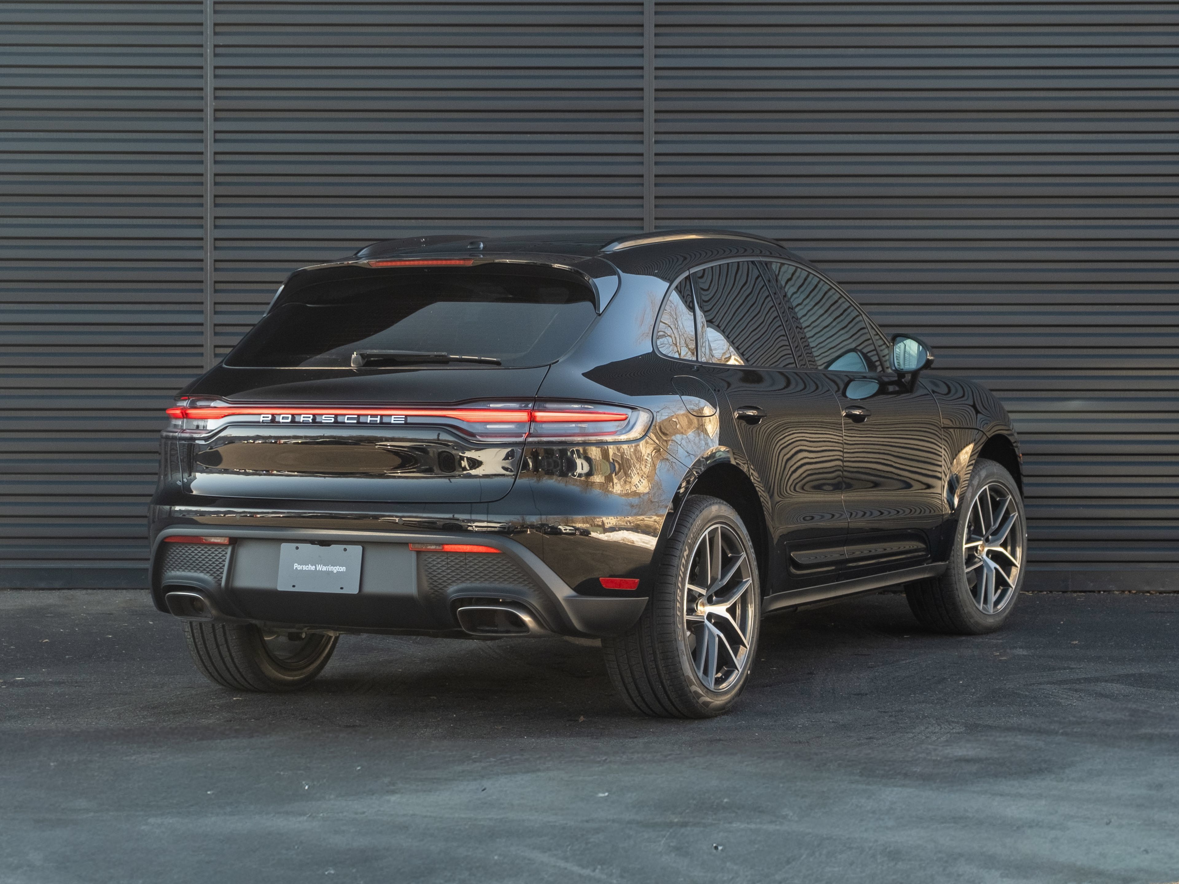 Certified 2026 Porsche Macan AWD/4WD image 8