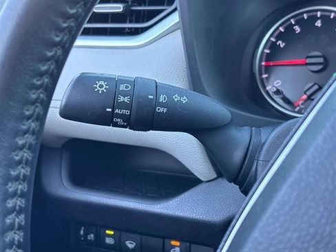 Used 2020 Toyota RAV4 XLE Premium image 25