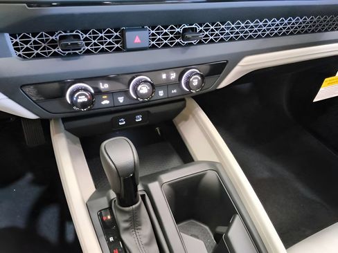 Used 2025 Honda Accord LX image 30