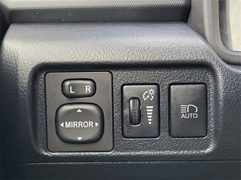 Used 2020 Toyota 4Runner SR5 image 29