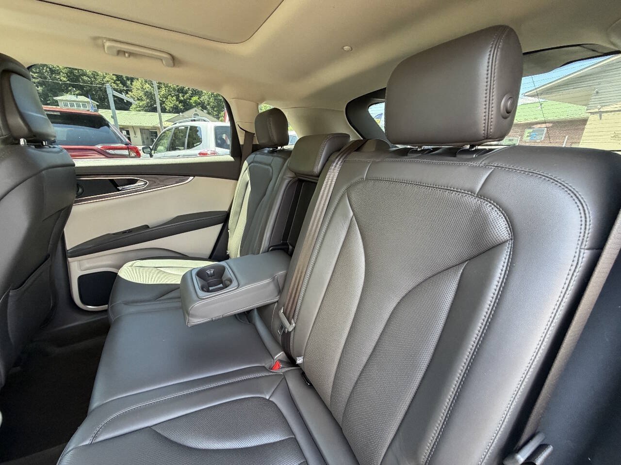 Used 2020 Lincoln Nautilus Reserve w/ Cargo Utility Package AWD/4WD image 25