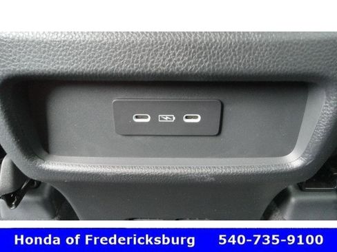 Used 2025 Honda Pilot EX-L image 34