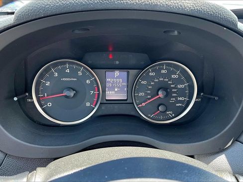 Used 2017 Subaru Crosstrek 2.0i Premium w/ Moonroof Package AWD/4WD image 13