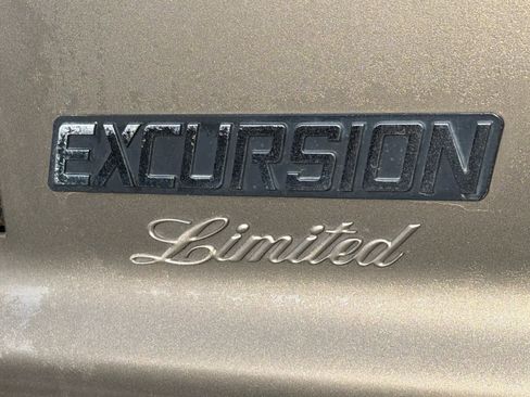 Used 2003 Ford Excursion Limited image 12