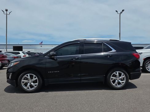 Used 2019 Chevrolet Equinox LT FWD image 2