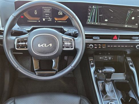 Certified 2024 Kia Sorento S image 10