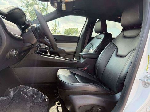 Certified 2025 Jeep Compass Limited AWD/4WD image 16