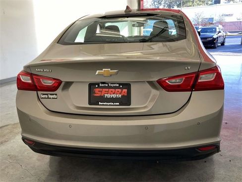 Used 2025 Chevrolet Malibu LT image 4
