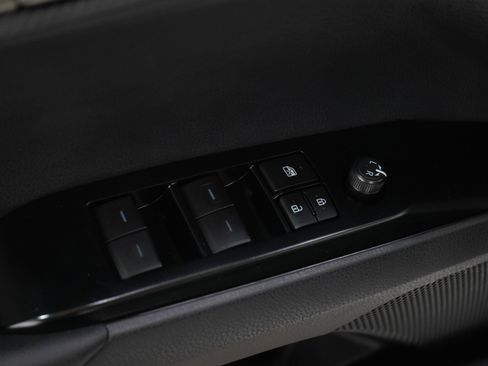 Used 2025 Toyota Camry SE AWD/4WD image 20