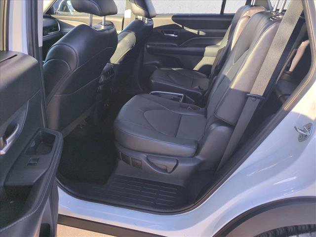 Used 2025 Toyota Grand Highlander FWD image 20