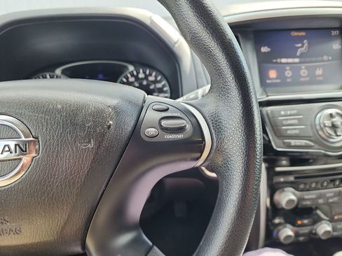 Used 2020 Nissan Pathfinder S FWD image 24
