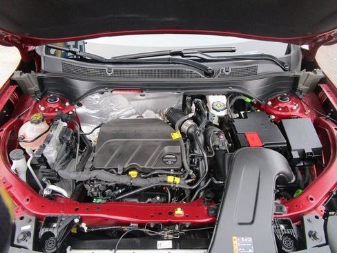 Certified 2024 Chevrolet Trax RS w/ Driver Confidence Package image 9